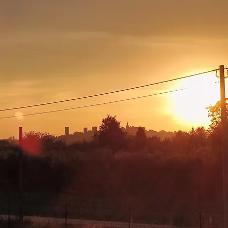 度假居 Ostoja Gora Kalwaria Zamek Krolowej Bony Caloroczne Czersk