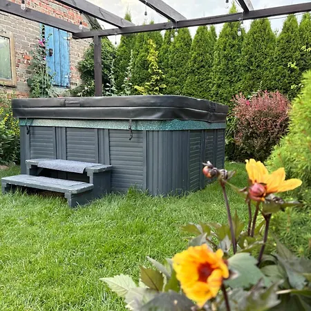 Ostoja Gora Kalwaria Zamek Krolowej Bony Caloroczne *